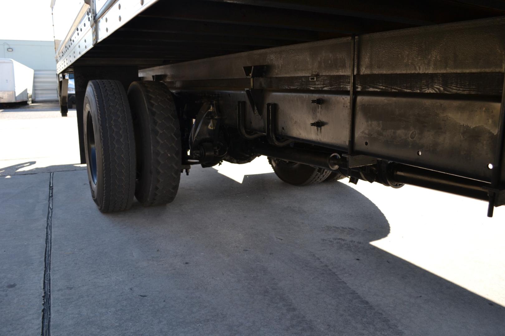 2014 YELLOW /BLACK FREIGHTLINER M2-106 with an CUMMINS ISB 6.7L 220HP engine, ALLISON 2200RDS AUTOMATIC transmission, located at 9172 North Fwy, Houston, TX, 77037, (713) 910-6868, 29.887470, -95.411903 - Photo#9